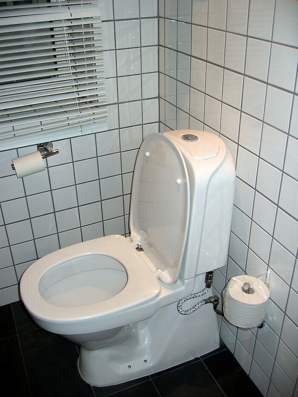 7. Мне никто никогда не рассказывал о «третьих родах», иначе говоря, о ваших первых фекалиях. Первые роды - это ребенок, вторые - плацента, третьи - фекалии. Я так долго боролась, чтобы покакать