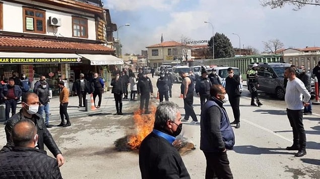 Kovid-19 1 buçuk senedir hayatımızda ve tüm dünyaya çektirdiklerini anlatmaya sayfalar yetmez. Çalışanı işinden, okuyanı eğitiminden etti. Ruh sağlığımızı bozdu. Yakınlarımızı kaybettik, çoğumuz yakalandık.