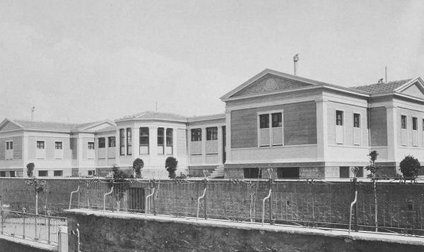 Mevcut yasaktan toplanan parayla Haseki Kadın Hastanesi'ne (bugünkü eğitim ve araştırma hastanesi) yeni bir bina yapılır. Ve hatta 23 Kasım 1953 günü hizmete giren bu binaya...