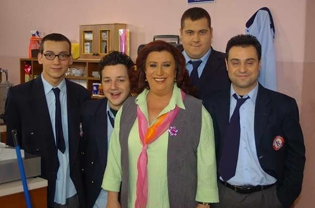 Erkekler; anneleri, öğretmenleri ya da diğer kadın otorite figürleri dışında kadınların kendilerine söyledikleri şeylere inanmıyorlar.