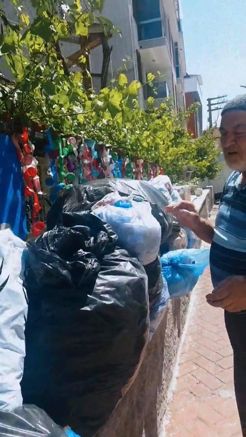 Dede ve Torununun Engelliler İçin Topladığı Mavi Kapakları Çaldılar