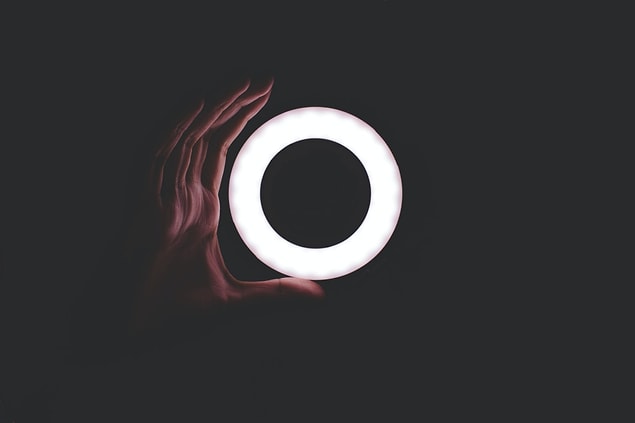 8. Ring light sadece influencer'ların kullandığı bir araç olmaktan çıktı.