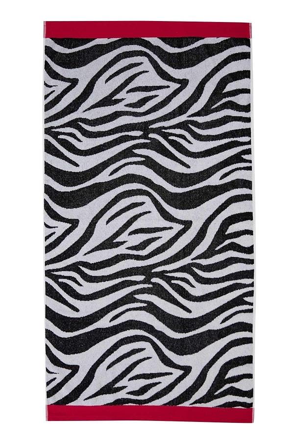 12. Zebra desenli havlunun markası DeFacto.