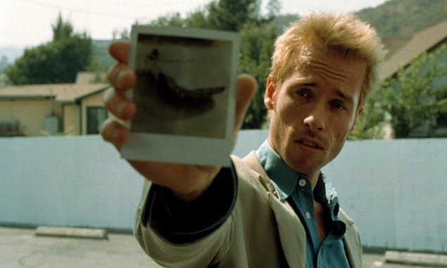 1. Memento (Akıl Defteri) - 2000