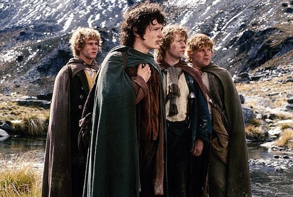 3. The Lord of the Rings: The Fellowship of the Ring (Yüzüklerin Efendisi: Yüzük Kardeşliği) - 2001