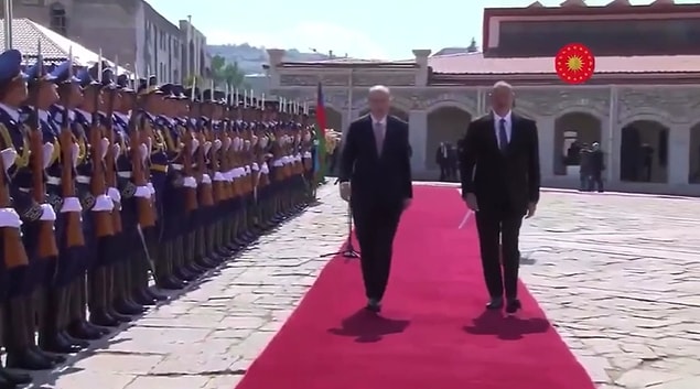 Cumhurbaşkanı Recep Tayyip Erdoğan, resmi temaslarda bulunmak üzere "TC-TUR" uçağıyla Azerbaycan'ın başkenti Bakü'ye gitti.