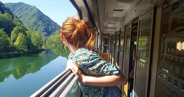 8. Sıra dışı bir yolculuğa çıkmış sıradan insanların, onların sınırlarını zorlayan meydan okumalarla mücadelelerinin hikayelerini ne çok severiz...