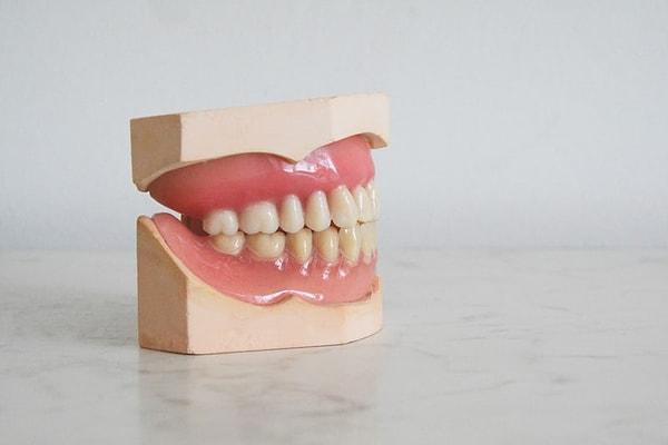 Birçok insan için diş doktoruna gitmek gerçekten sinir bozucu bir deneyim olabiliyor, özellikle de dişlerinizle ilgili sorun yaşamaya meyilliyseniz...