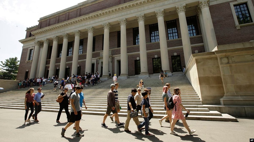 ABD Eğitim Bakanlığı Binlerce Öğrencinin Toplam 500 Milyon Dolarlık Kredi Borcunu Sildi