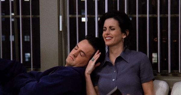 15. Monica ve Chandler - Friends