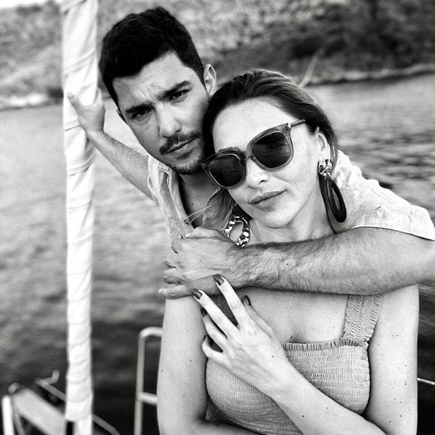 Tam da o zamanlar Hadise ve Kaan Yıldırım çifti kısa bir ayrılık yaşamış, sonra tekrar barışarak sevenlerini de sevindirmişlerdi.