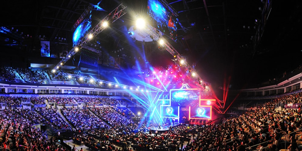 Galatasaray- 1907 Fenerbahçe Derbisinde Gülen Taraf Galatasaray Oldu! VFŞL 2. Hafta 2. Gün Sonuçları