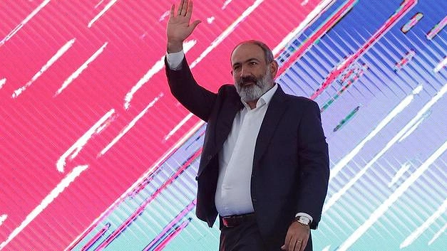 Ermenistan&#39;da Seçim Sonrası Paşinyan Zafer İlan Etti, Koçaryan Sonucu Tanımadı - onedio.com