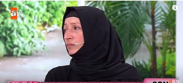 Fotoğrafta görmüş olduğunuz kadın 18 yıllık evli ve 2 çocuğu olan 42 yaşındaki Necla Hanım. Hocalardan medet ummuş kendisi. Sosyal medyada bir arayışa girmiş. Karşısına da İkrar Duman isimli bir sözde hoca çıkmış.