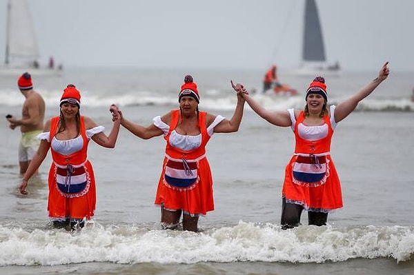 11. Hollanda (Nieuwjaarsduik)