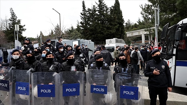 "Ailemizin bize polislik yapmasını istiyorlar"