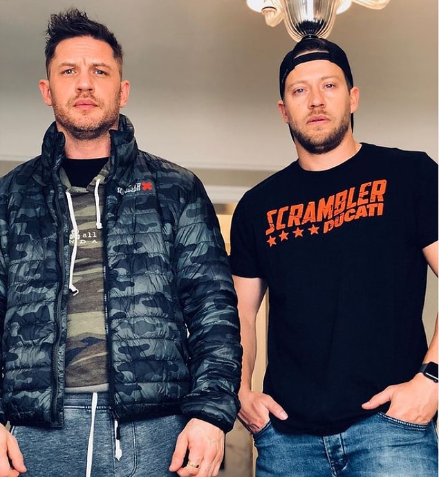 16. Tom Hardy ve dublörü Jacob Tomuri'nin kulaklarının şekli bile aynı!