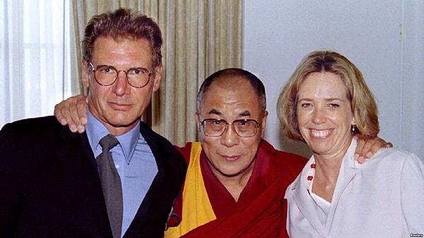 11. Harrison Ford'un Dalai Lama sevgisi kendisini Çin düşmanı haline getirdi.
