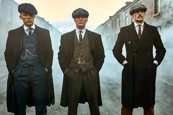 'Peaky Blinders' Büyük bir hayran kitlesine sahip olan ve izleyenleri ekrana bağlayan bir dizi.