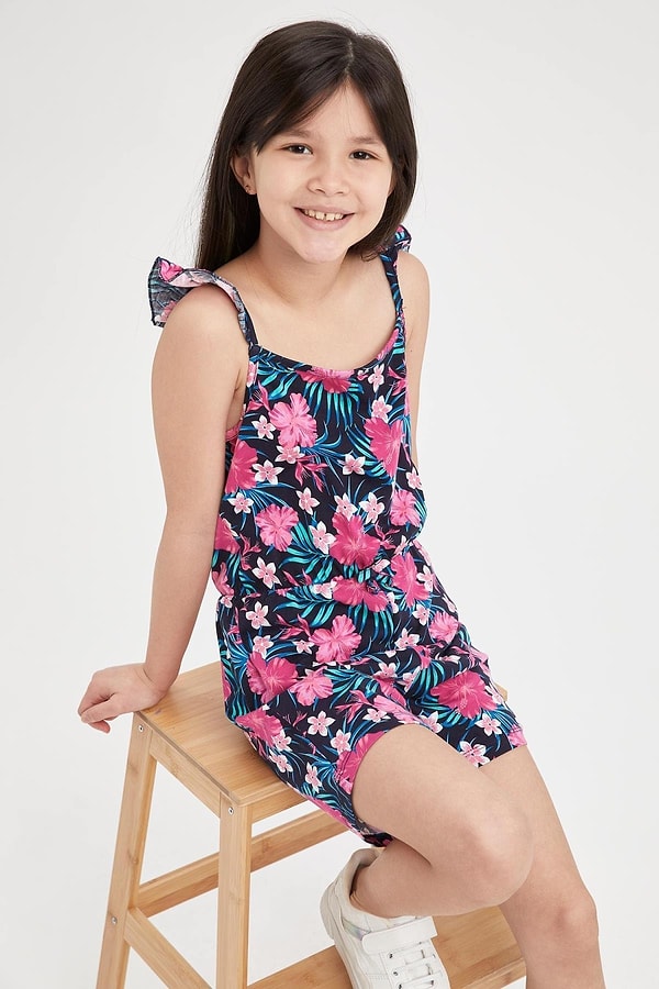 13. Efil efil yazlık ve bayramlık bir tulum...