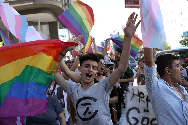 "Hayatları Nefret, Ayrımcılık, İftira. Bu 'Erdem' Anca LGBT İçin Akıllarına Geliyor"