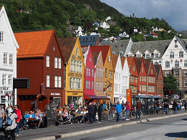 21. Evet, Bergen'deki Bryggen bölgesi gerçekten bu kadar renkli!