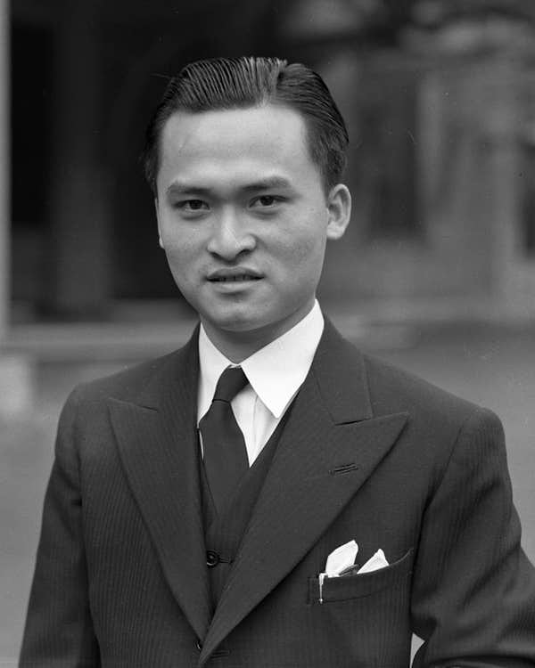 9. В возрасте 24 лет Пун Лим окажется в одиночестве посреди Атлантического океана на 133 дня. Несмотря на все трудности и с ограниченный опыт мореплавания, ему каким-то образом удастся пережить это испытание. Пун Лим занесен в Книгу рекордов Гиннеса по количеству дней пребывания в море на плоту.