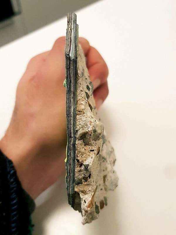 6. Берлинская стена: слои граффити-аэрозольной краски на сломанном куске