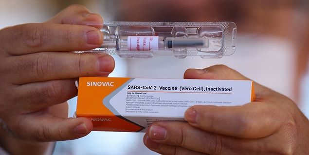 Çin aşısı Sinovac’ın Delta varyantı karşısında nasıl bir performans gösterdiği ise henüz netlik kazanmış değil.