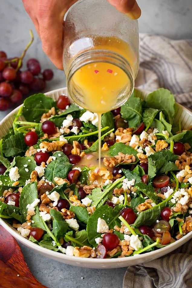2. Üzümlü Salata Tarifi: