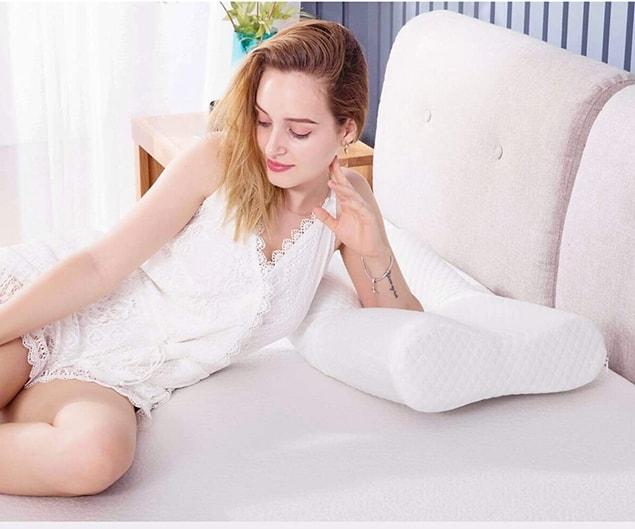 10. Rahat bir uyku çekeceğin doğru yastığı bir türlü bulamıyorsan ortopedik yastık en kolay çözüm.