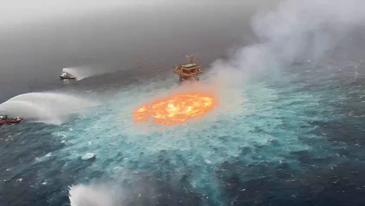 Meksika Körfezi&#39;nde Denizin Altında Çıkan Yangın Söndürülemiyor! -  onedio.com
