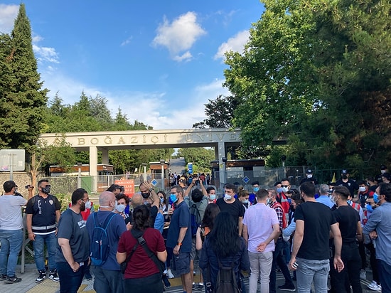 Boğaziçi'nin Kapısına Kilit Vuruldu: '17 Yıldır Hocası Olduğum Üniversiteye İlk Defa Alınmıyorum!'