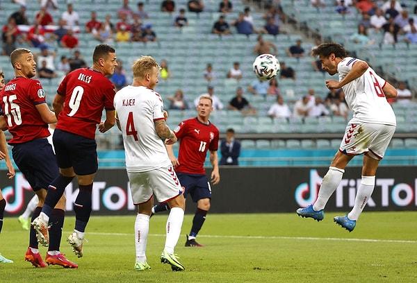 Azerbaycan'ın başkenti Bakü'deki Olimpiyat Stadı'nda oynanan çeyrek final mücadelesinde Çekya ile Danimarka karşılaştı.