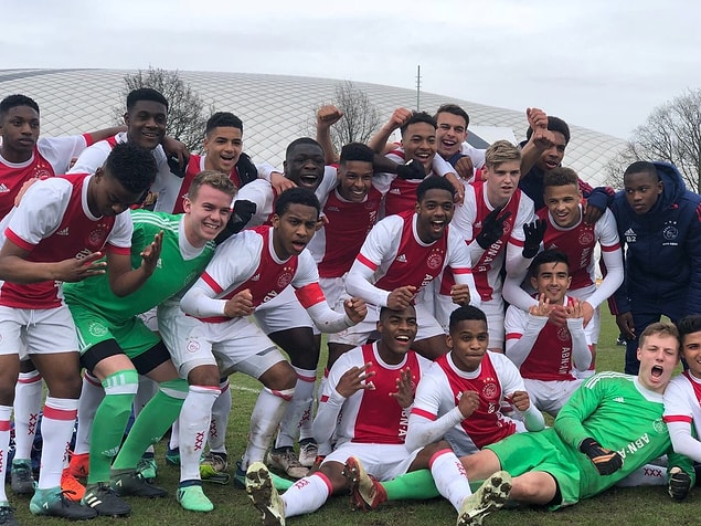 1. AFC Ajax, Hollanda
