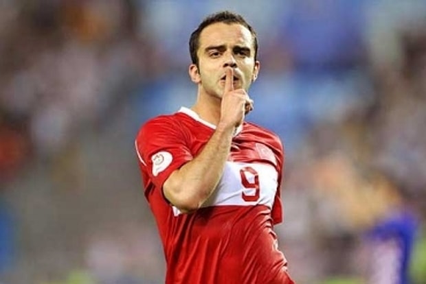 Semih Şentürk'ün Türkiye'yi yarı finale taşıyan golü (2008)