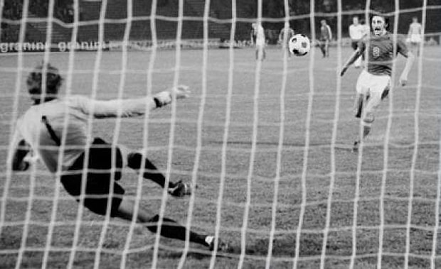Literatüre yeni bir terim kazandıran "Panenka Penaltısı" (1976)