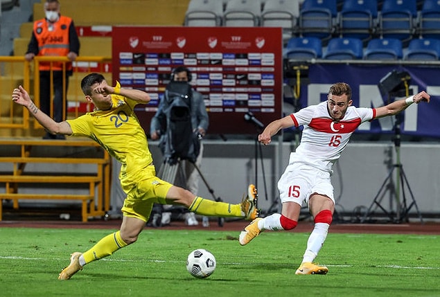 4. Galatasaray'ın Süper Lig'de en çok forma giyen yabancı futbolcusu kimdir?