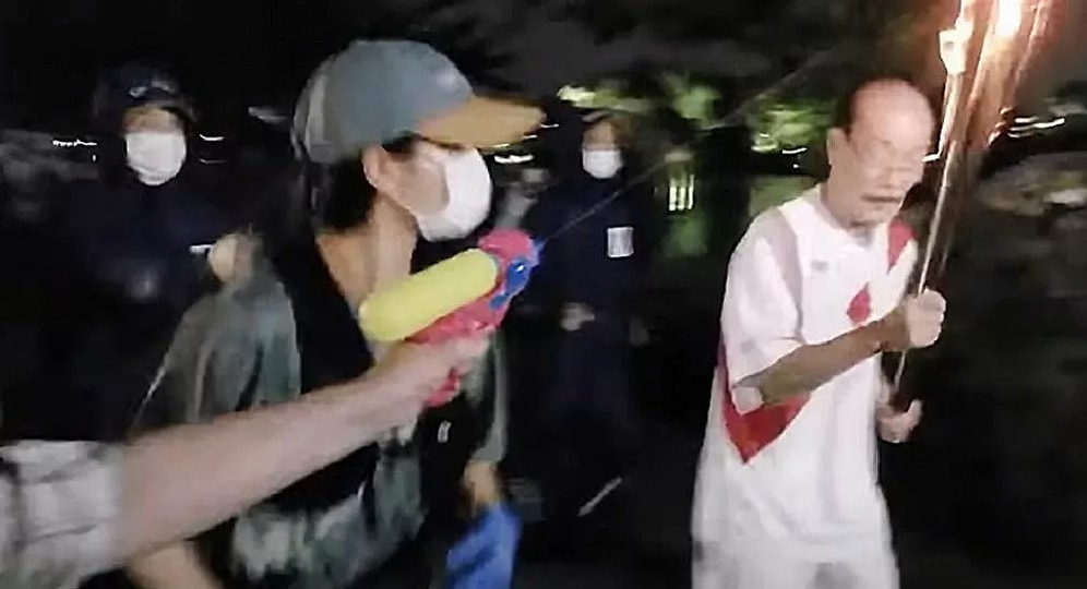 Japonya'da Olimpiyat Meşalesine Su Tabancalı Saldırı