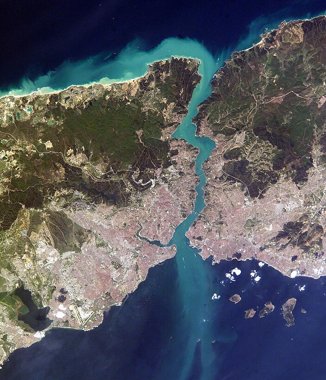 4. "Kanalda kaza ihtimali yoktur ya da daha azdır." (Yanlış!)