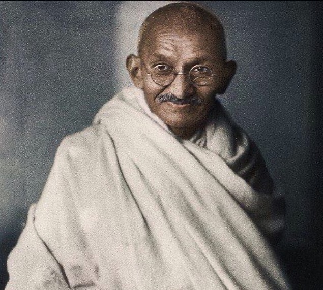 Akılalmaz hikayesi Mahatma Gandhi'ye bile ulaşmış ve Gandhi Devi'nin durumunun araştırılması için bir komisyon kurmuş.