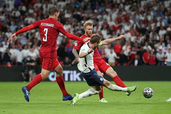 EURO 2020 yarı finalinde İngiltere, Danimarka'yı uzatmalar sonucunda 2-1 mağlup ederek finale yükseldi.