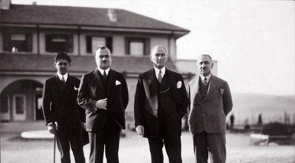 Birbirleriyle hayatın her alanından paylaşımları olan bu denli derin bir dostluğun ardından Mustafa Kemal'in ölümü yaklaşınca Bozok'un boşluğa düşeceği aşikardı...