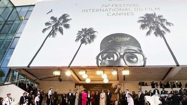 Hepinizin de bildiği üzere dünyanın en önemli film festivallerinden biri kuşkusuz Cannes Film Festivali.