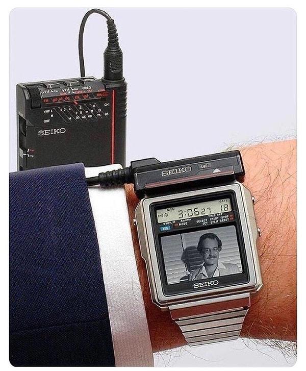 12. Seiko tarafından üretilen televizyonlu saat. 1982 için uzay mekiği kadar teknolojik bir icattı.