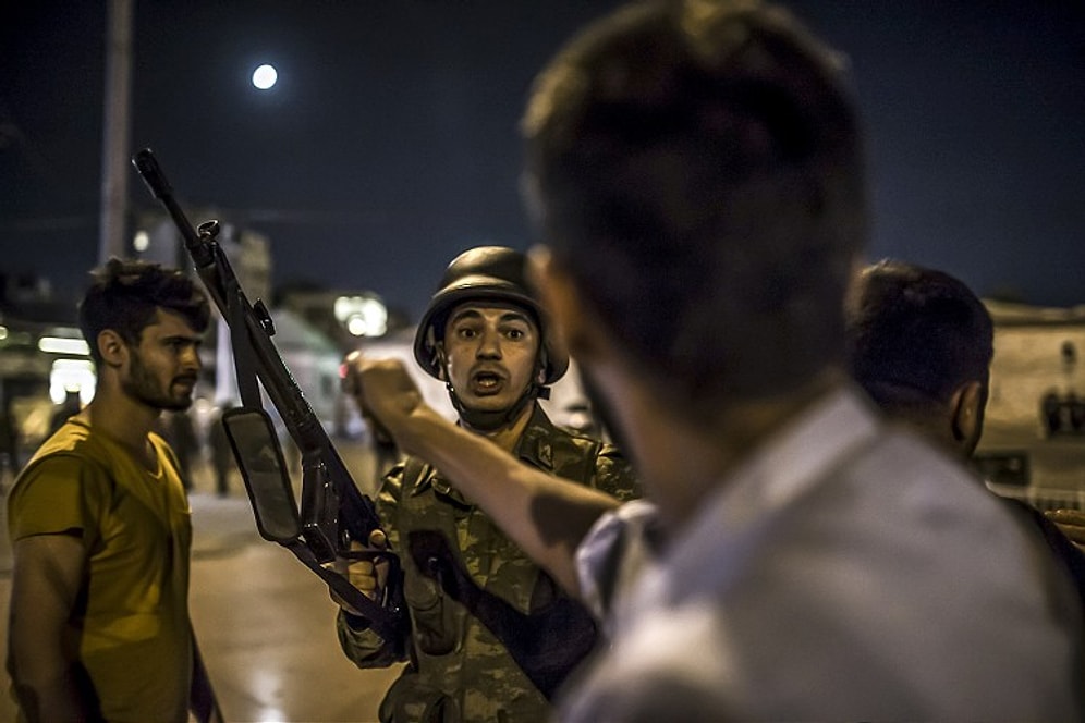 Sedat Peker'den 'Soylu, 15 Temmuz'dan Sonra Silah Dağıttı' İddiası