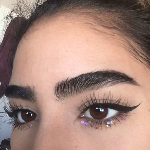 2. "Eyeliner'ı pahalı, rimeli ucuz alın."