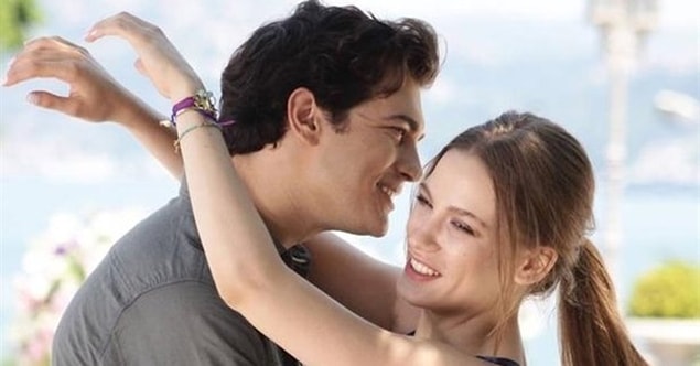 Bildiğiniz üzere Serenay Sarıkaya ve Çağatay Ulusoy belki de Türkiye’nin en popüler isimleri.