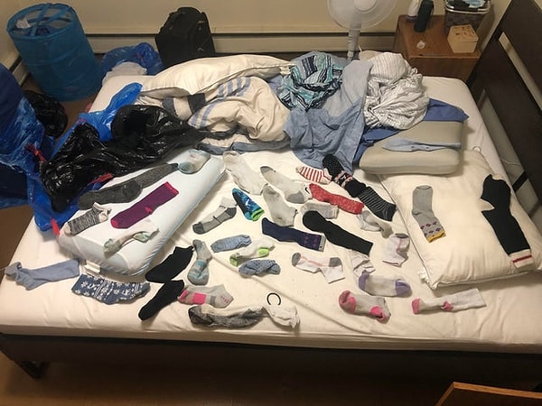 9. "Eşini bulamadığımız tüm çorapları bir yere topladık."