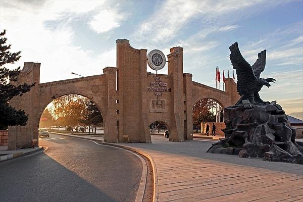 Erzurum Atatürk Üniversitesi (ATAÜNİ) 2020-2021 Taban Puanları ve Başarı Sıralamaları